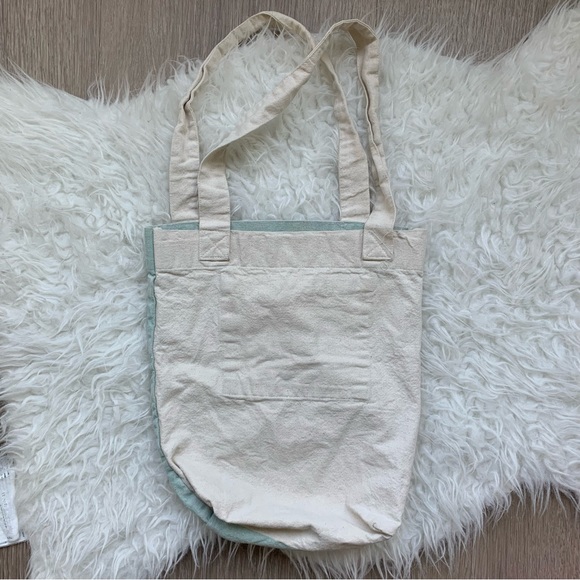 💋 Butterly Canvas Tote Bag - Picture 2 of 3